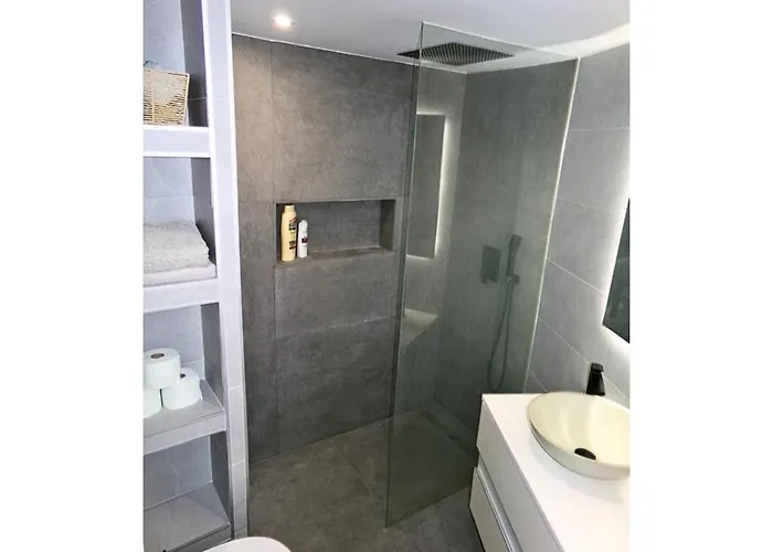 One Bedroom In Apartament